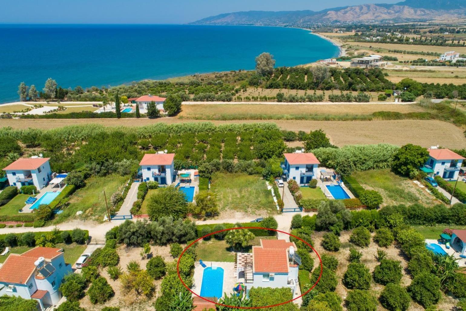 Sun Beach Villa Thio Polis Exterior photo